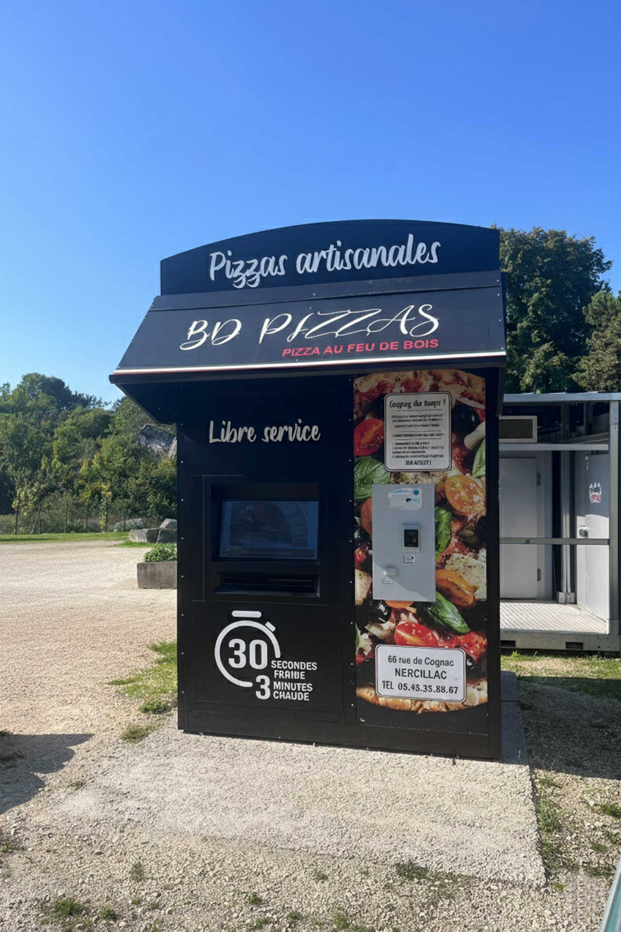 Distributeur BD Pizzas à Saint-Même-les-Carrières - Pizzas savoureuses pour Jarnac et communes environnantes